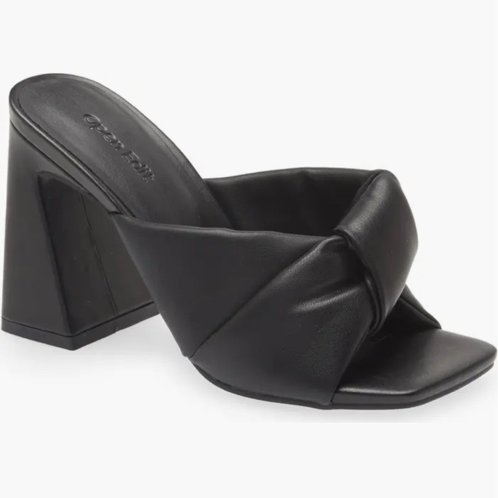 NEW! NORDSTROM Open Edit Black Saydee Sandal 5.5 🚁